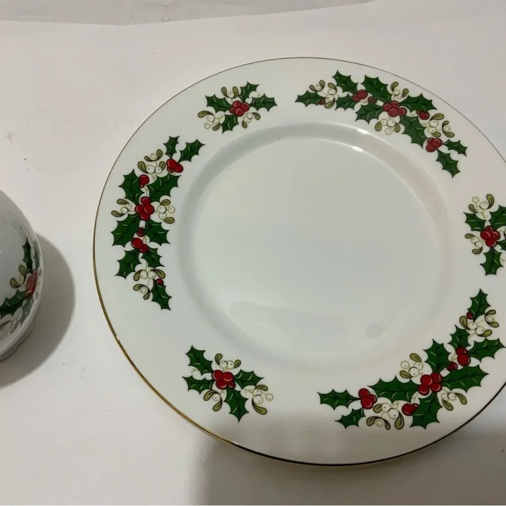 TUDOR ROSE CHINA FESTIVE GARLANDS BUD VASE & SALAD PLATE 8 1/8 ENGLAND G12